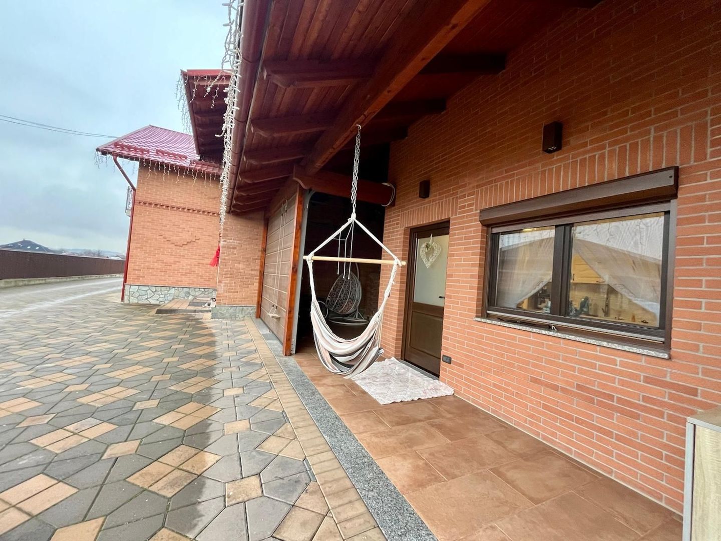 CASA COMPLET UTILATA SI MOBILATA MODERN CU GRADINA | 1100 MP |MARGINEA - Poză 41