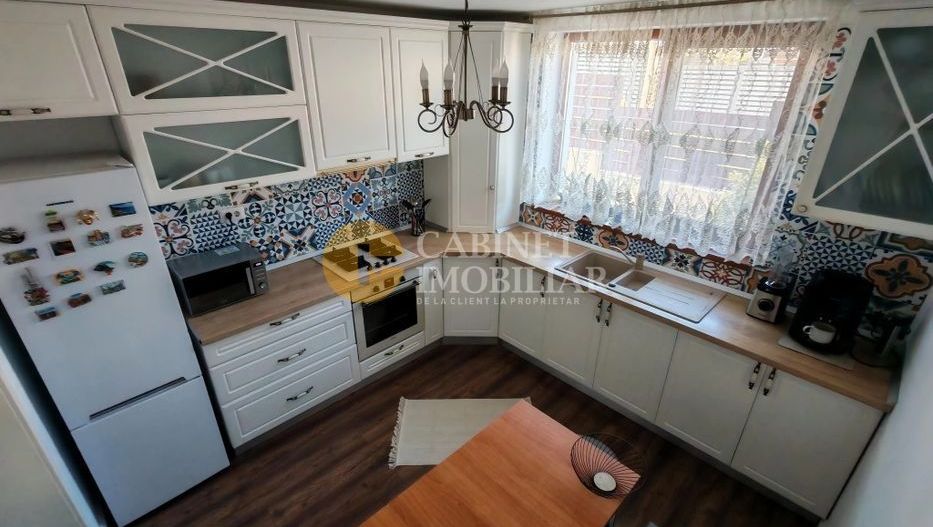 Casa Rediu - CasaBlanca - 4 camere - mobilata - la strada - Poză 8