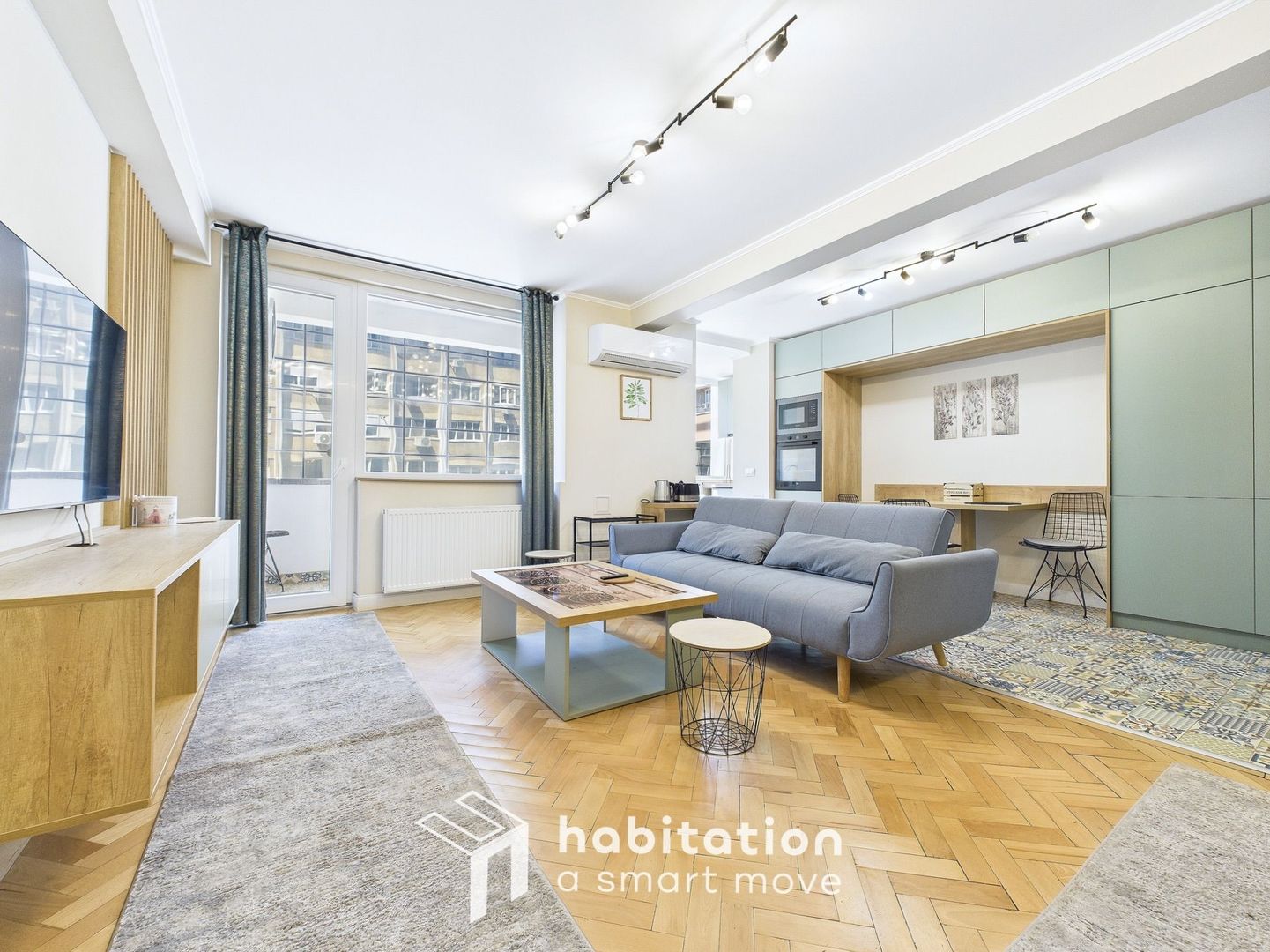 Apartament cu stil, energie vibranat  si terasa –in  Piața Victoriei - Poză 1