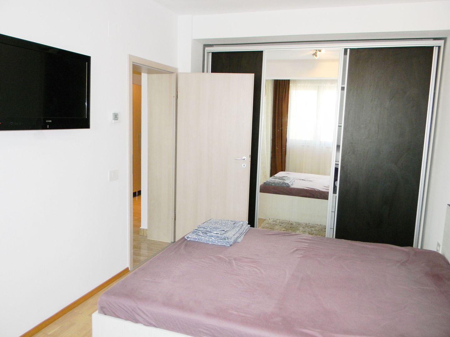 Apartament cu priveliste frumoasa,in bloc nou,zona colinei - Poză 8