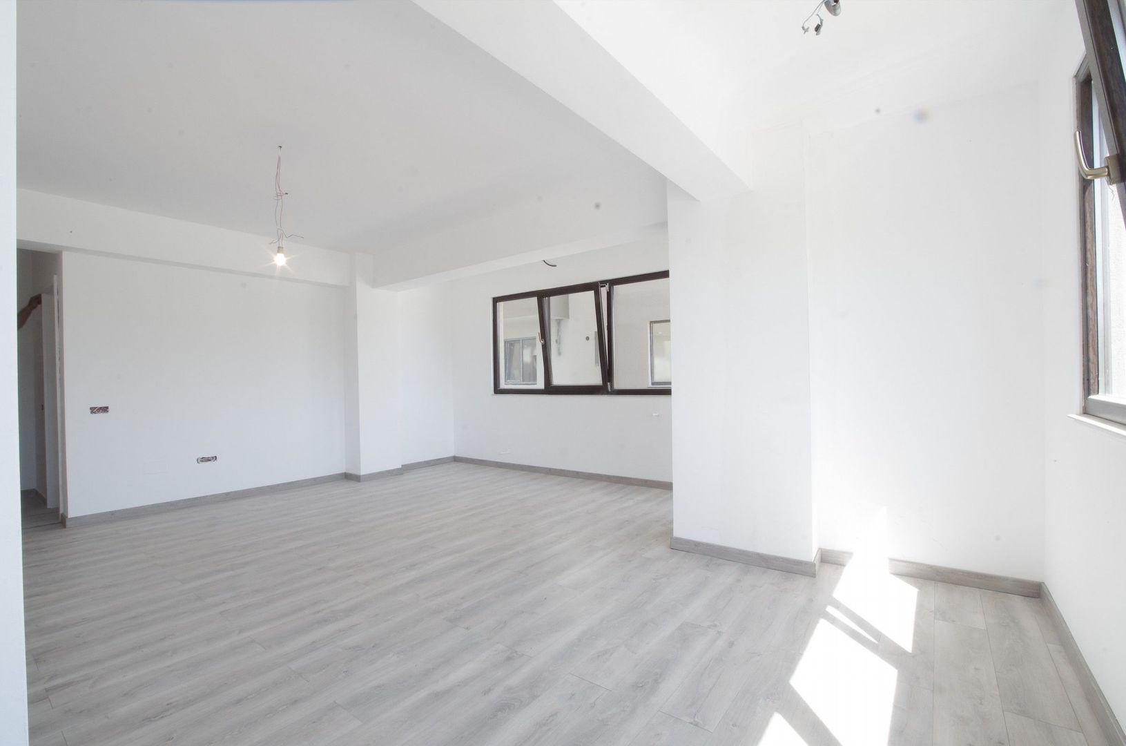 The Building 42 - Funigeilor 60 - Poză 22