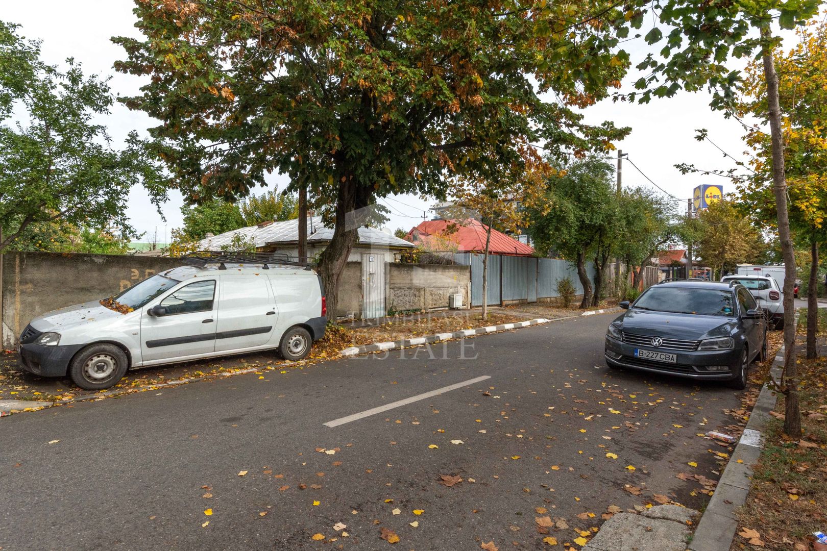 Straulesti - str. Pietrosita nr. 10, Casa demolabila cu teren 388 mp - Poză 2