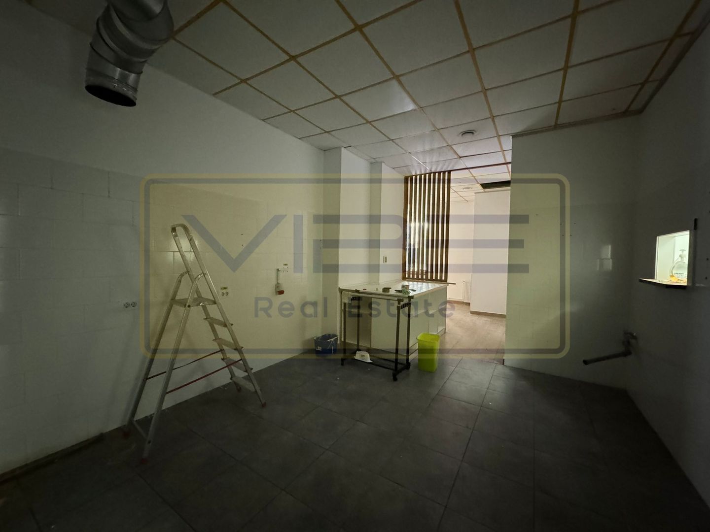 Spatiu la bulevard - Tudor Vladimirescu- Trafic intens ! - Poză 5