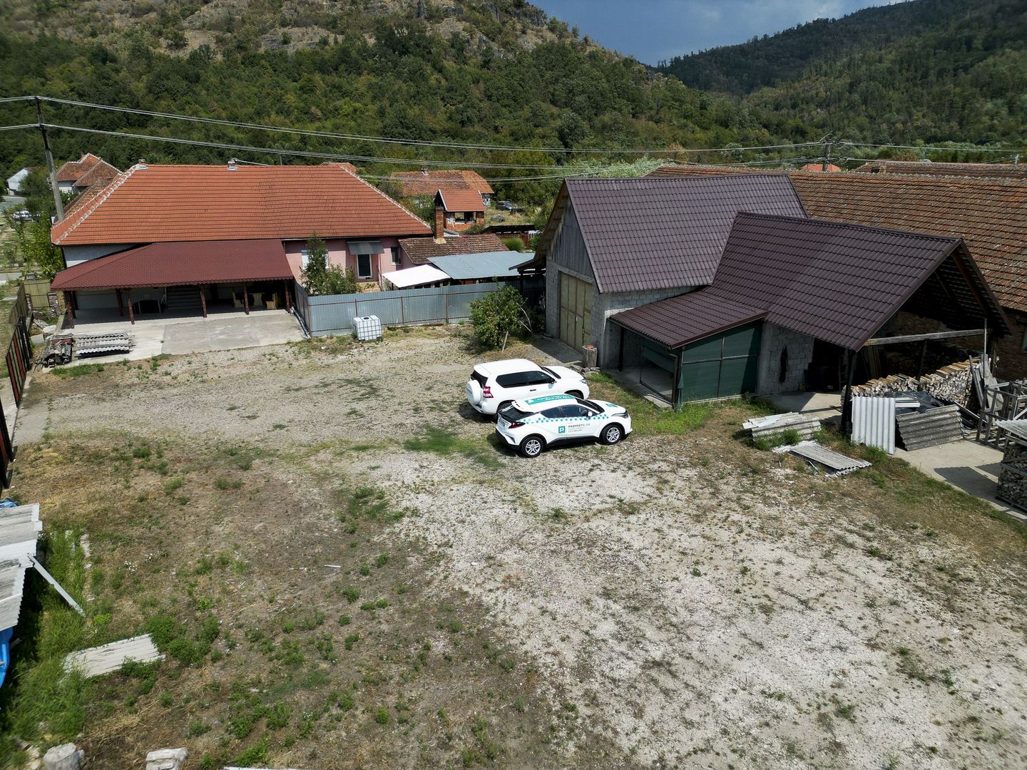 Casă tip duplex cu teren generos în Dezna - Poză 15