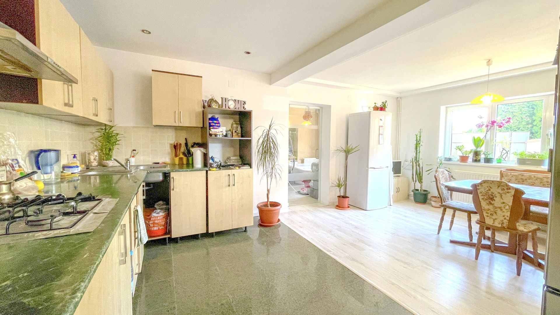 Sanpetru, zona centrala, casa cu 4 camere , pret 175000 euro - Poză 5