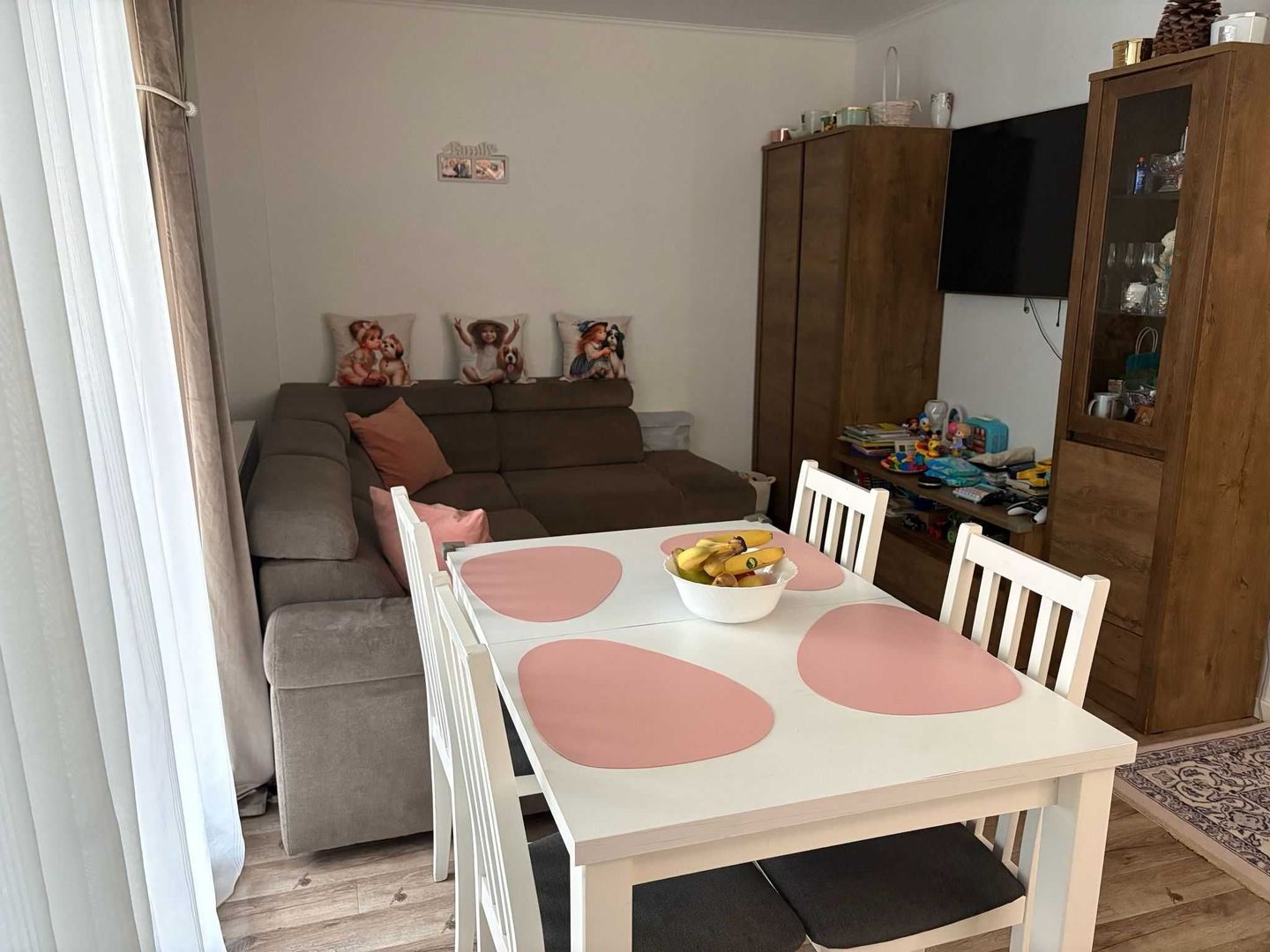Apartament 3 camere, 2 balcoane, etaj intermediar - Poză 3