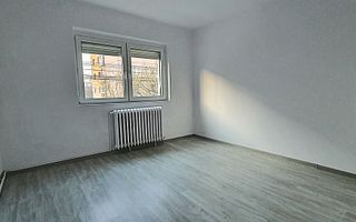 Apartament 2 camere etaj 1 balcon inchis pe Semaforului - Poză 4