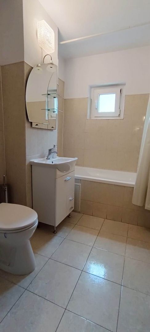 Apartament cu 4 camere in Tractoru-Independentei - Poză 8