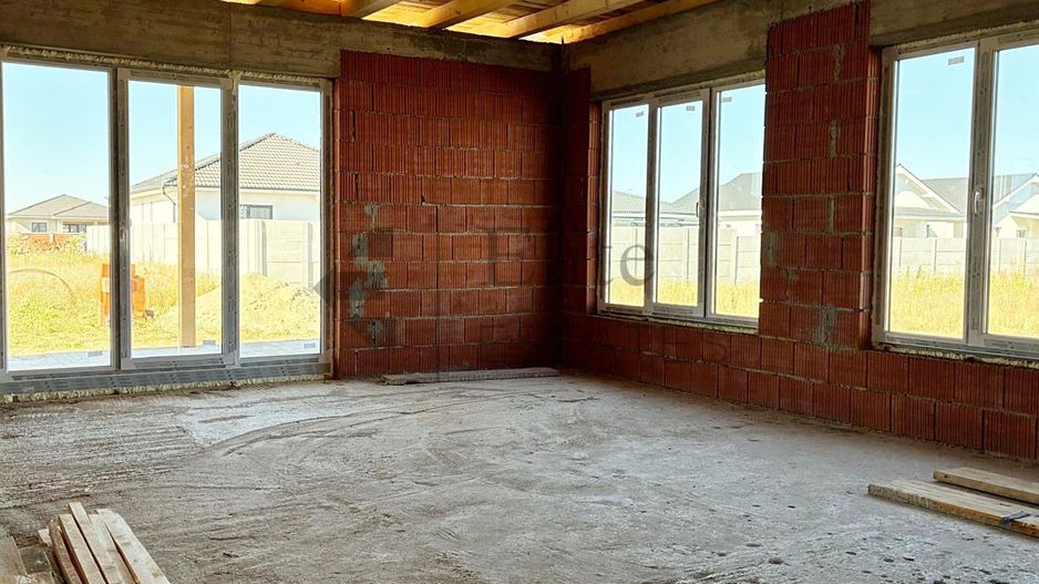 Casa la rosu  cu 4 camere de vanzare in Santandrei - Poză 9