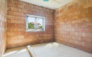 Casă la roșu  pe parter - Moșnița Veche - Poză 14