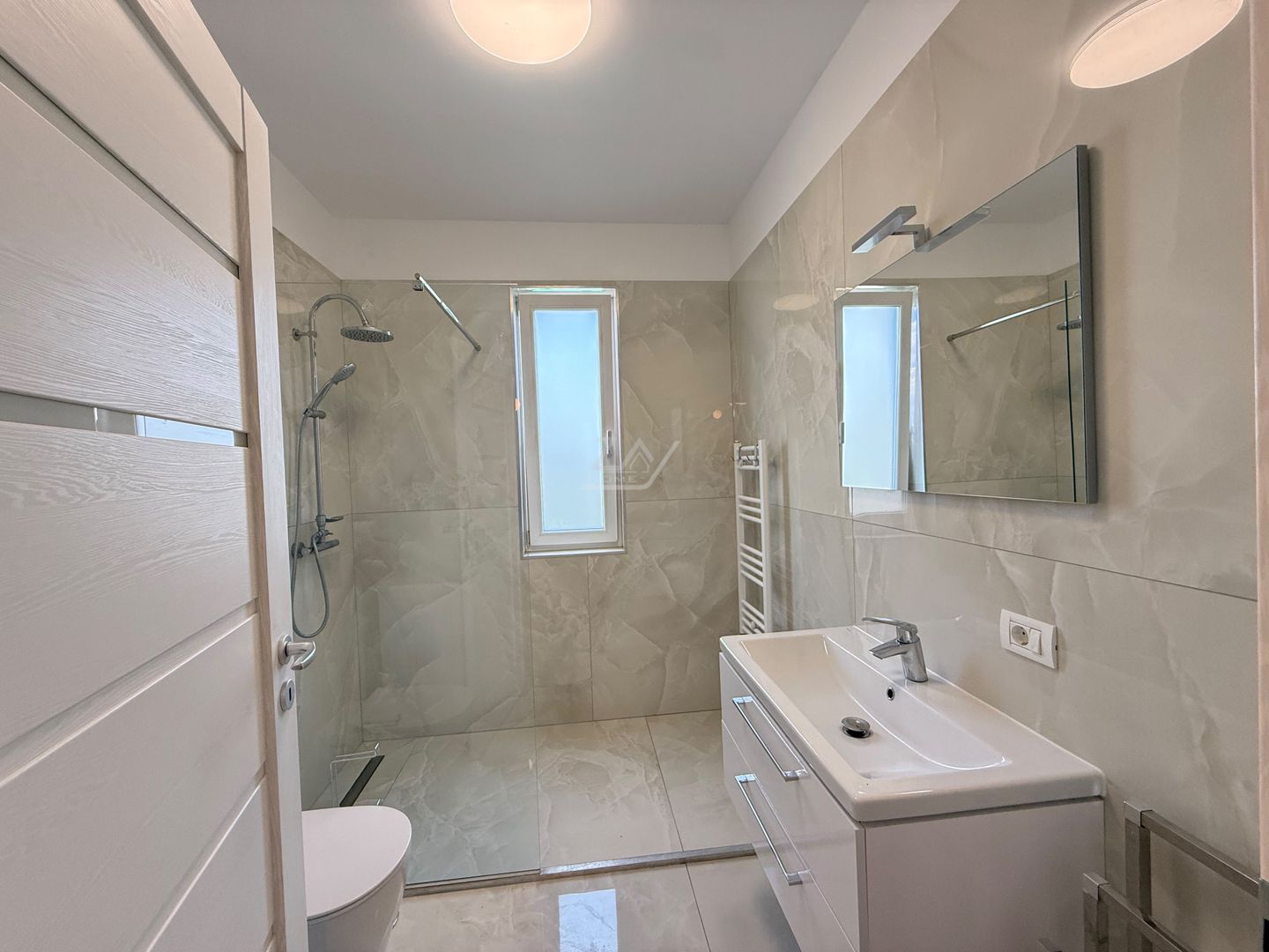 Comision 0! Bloc tip vila cu 6 apartamente si PISCINA. Mobilat si utilat complet - Poză 8