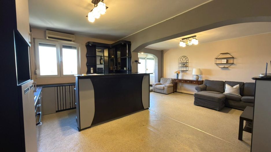 Ap 3 camere, decomandat,etaj 5 – zona Piața Rogerius.Pret 108.000 euro - Poză 1