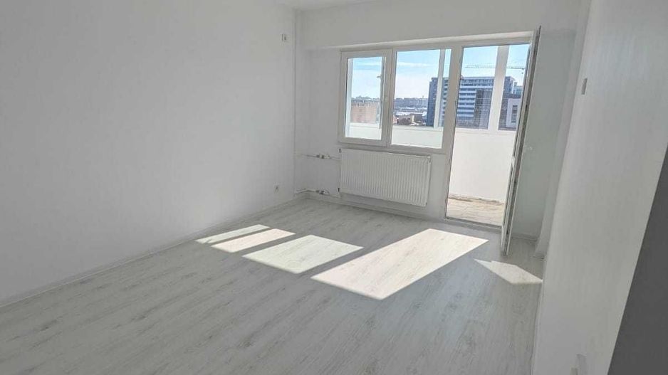 Apartament 3 camere | OBOR | 1 minut metrou - Poză 1