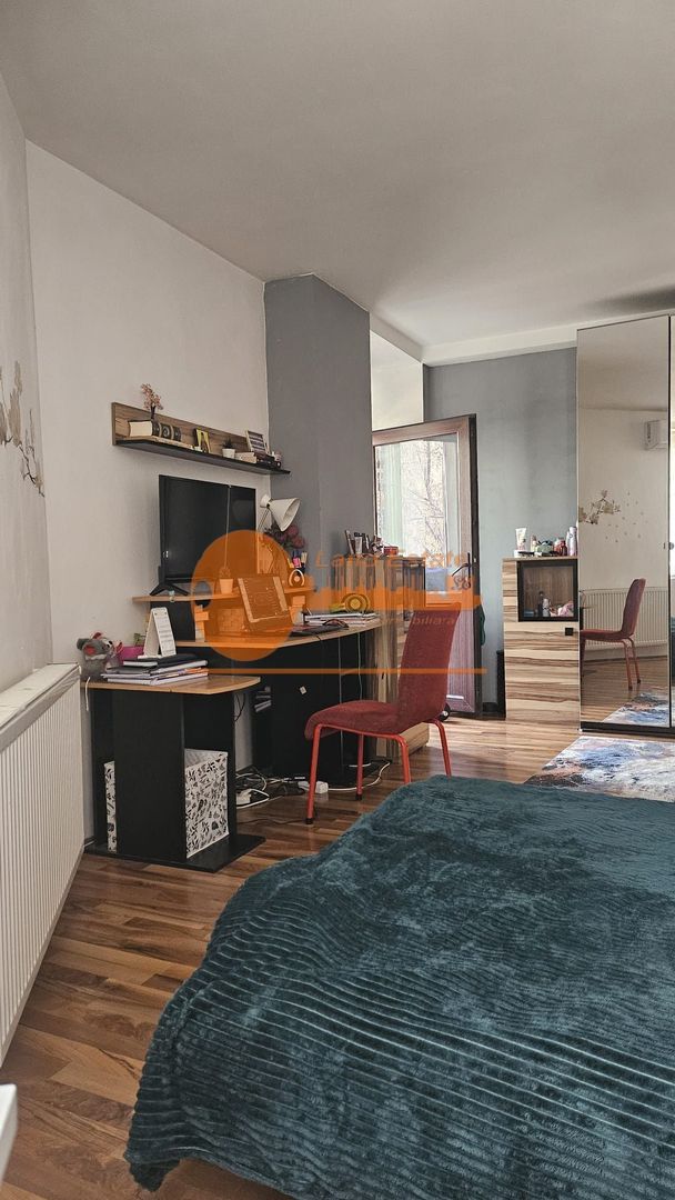 Garsoniera Gorjului (550m metrou-2008-Parcare ) - Poză 3