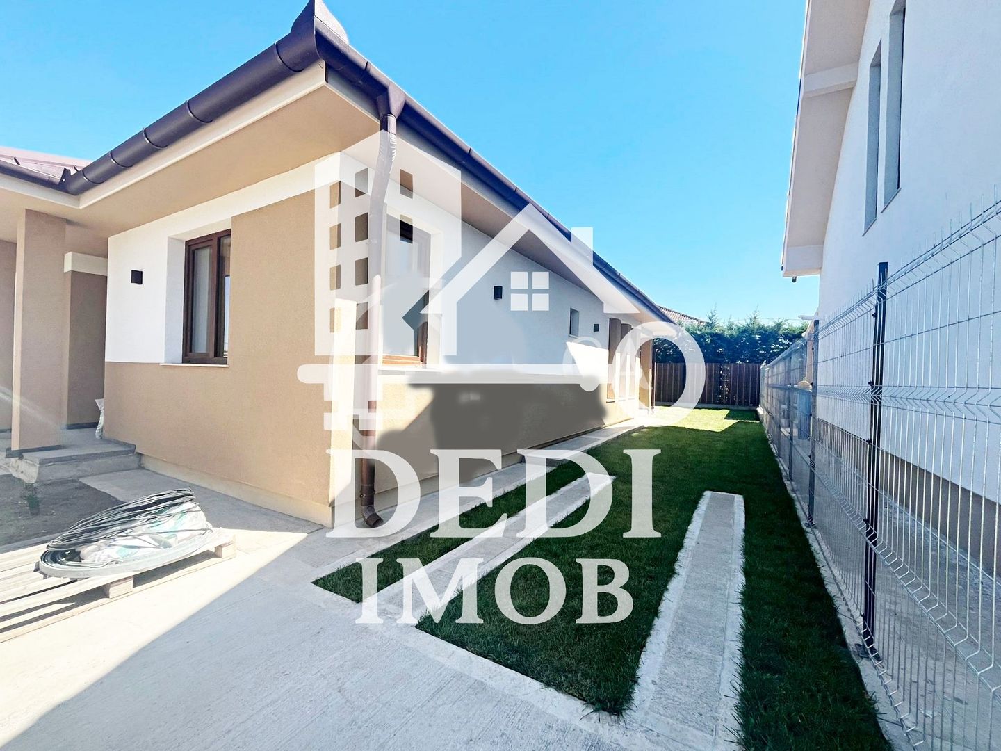 Casă de vânzare cu 3 camere in Sânmartin-Cihei, Bihor - Poză 2