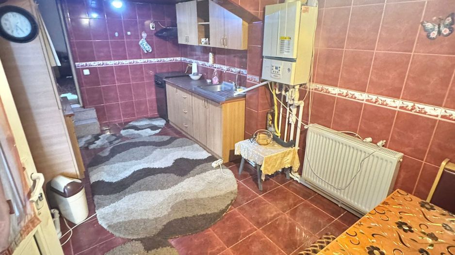 De vânzare casă cu 4 camere, garaj - Poză 14