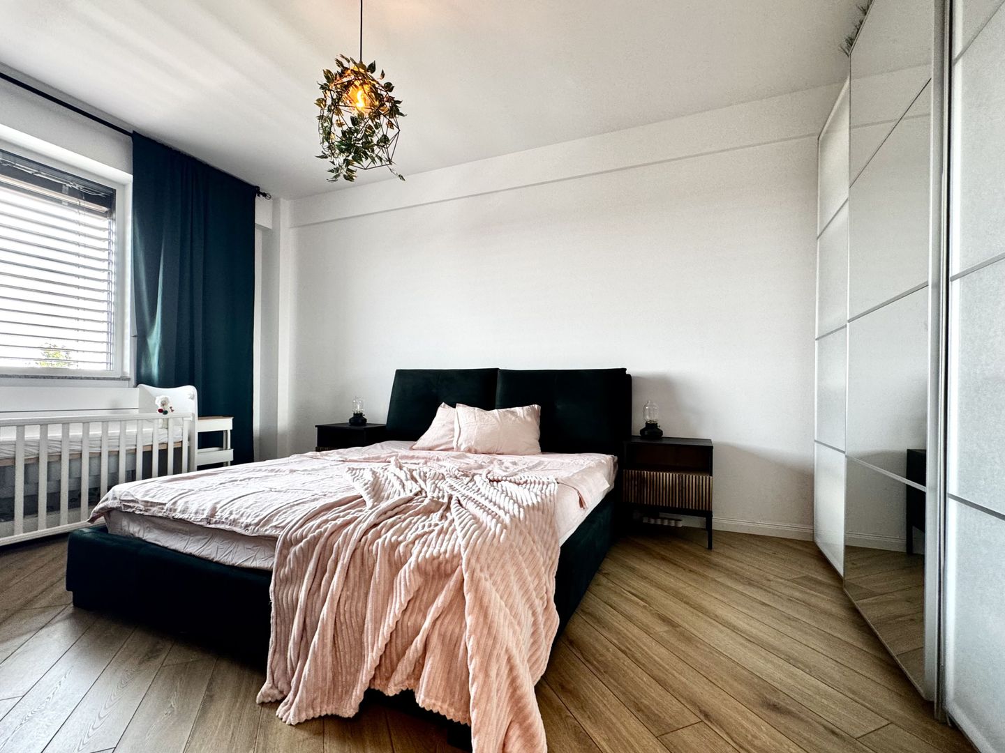 Apartament penthouse, cu terasa generoasă, la intrare in Giroc - Poză 15