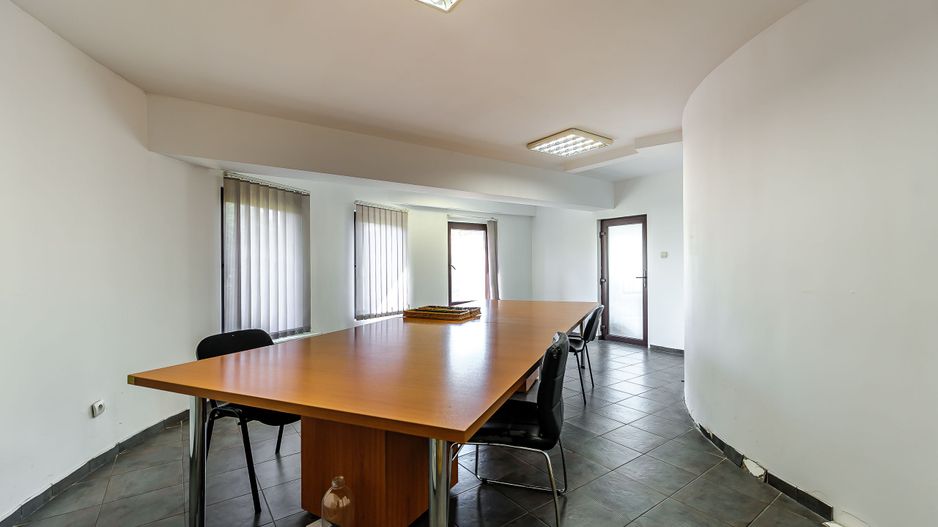 Spațiu pentru birouri în Pârneava - Poză 4