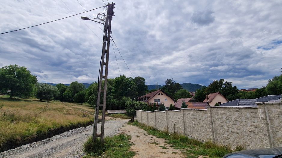 Teren intravilan in Cisnadie, utilitati langa teren, vedere panoramica - Poză 3