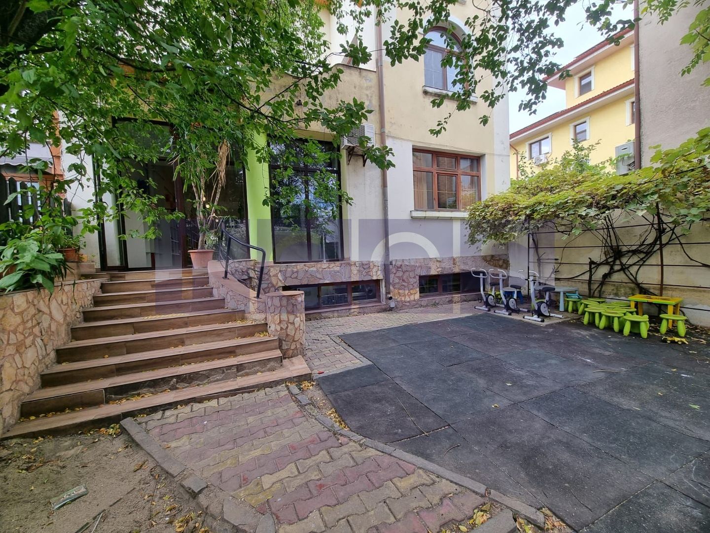 DE INCHIRIAT VILA  D+P+1+2 + CURTE | ZONA PARCUL CAROL - Poză 1