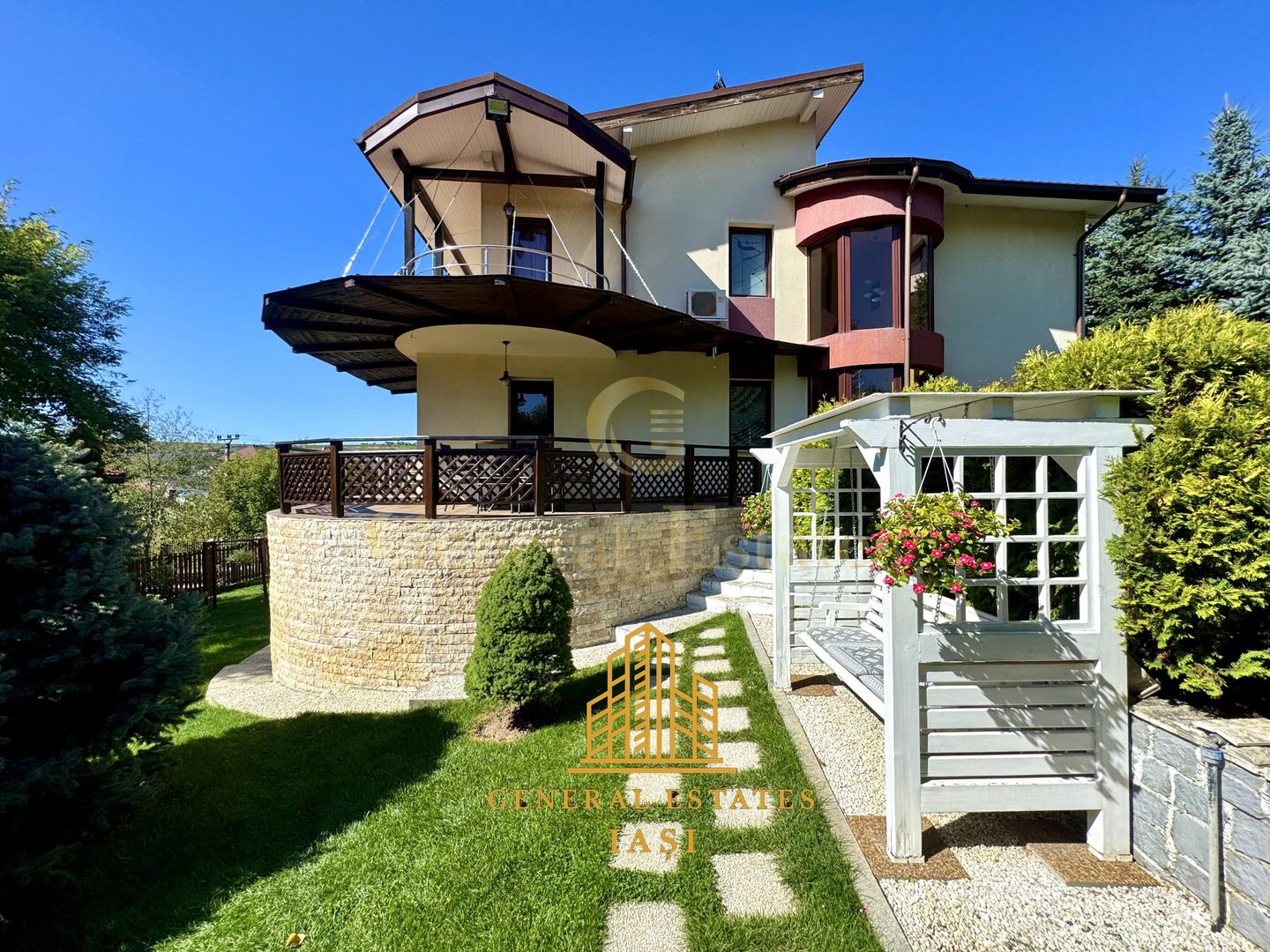 Vânzare Casă D+P+E - Full echipată în Bucium, Plopii fară soț - Poză 1