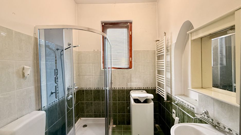 Vila 200 mp desfasurati cartier de case Belvedere Regie - Poză 32