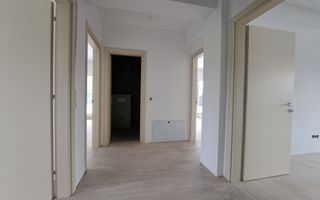 Casa cu piscina interioara si proveliste catre CETATE - Poză 20