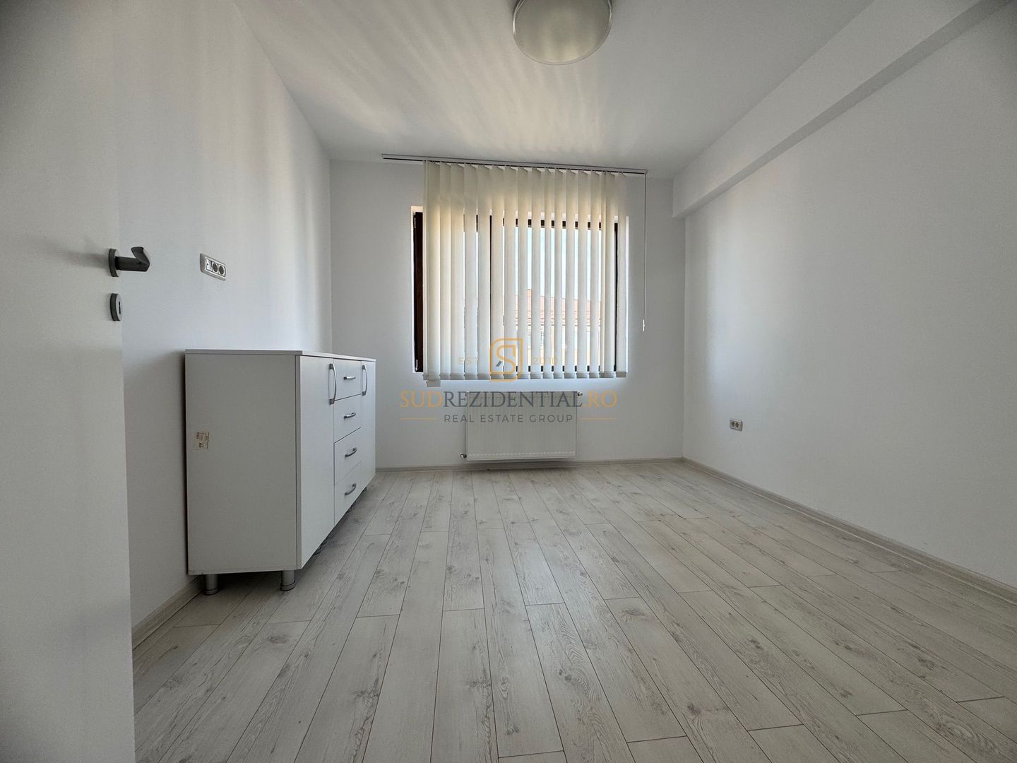Apartament 3 camere decomandat, 83 mp, loc de parcare, mobilat complet - Poză 6