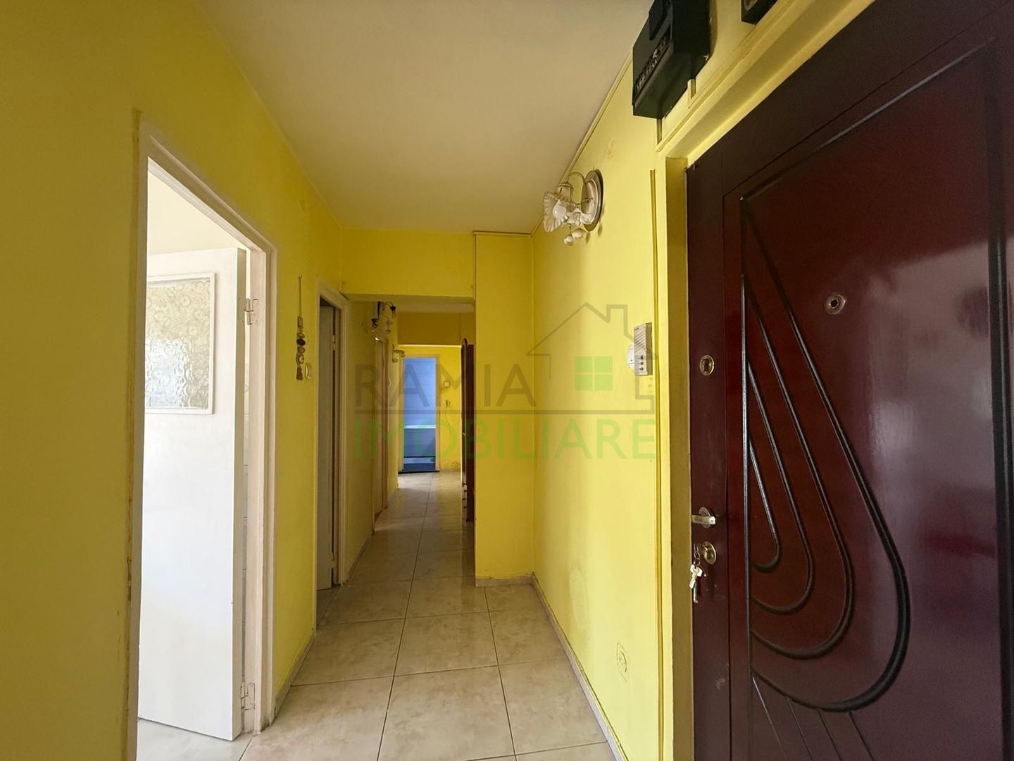 Apartament 3 Camere Decomandat, Etaj 1, Tractorul - Poză 3