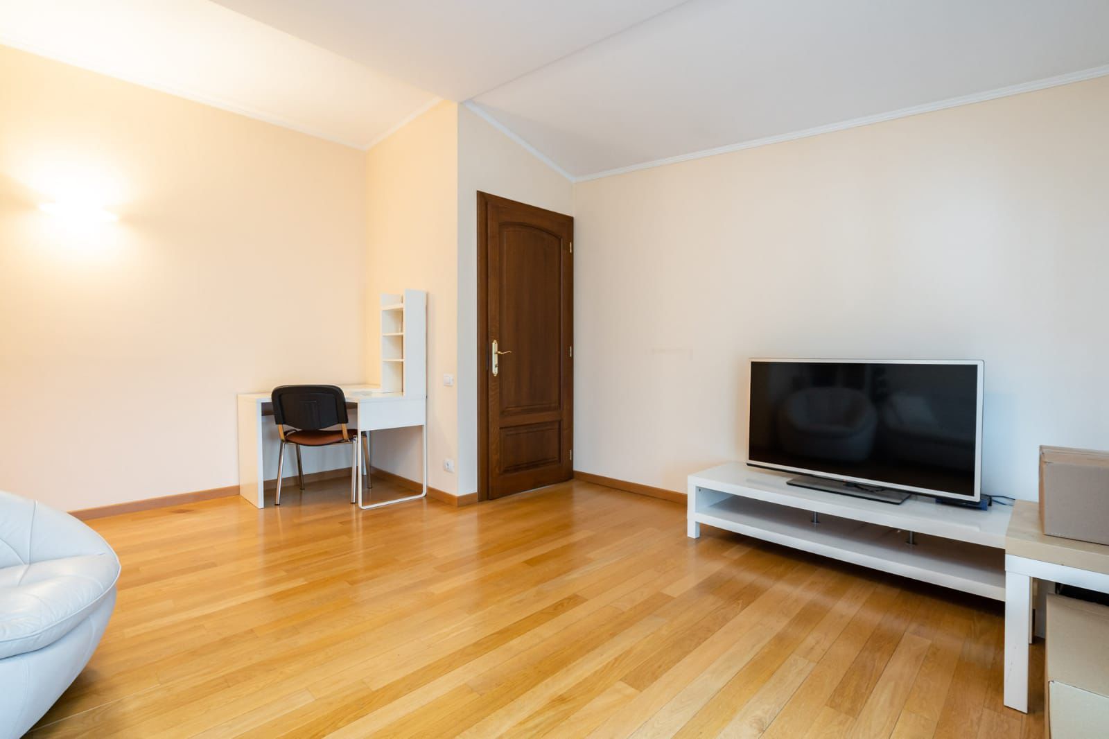 Vilă premium 11 camere | Dămăroaia | saună | fitness | teren 1.000mp - Poză 13