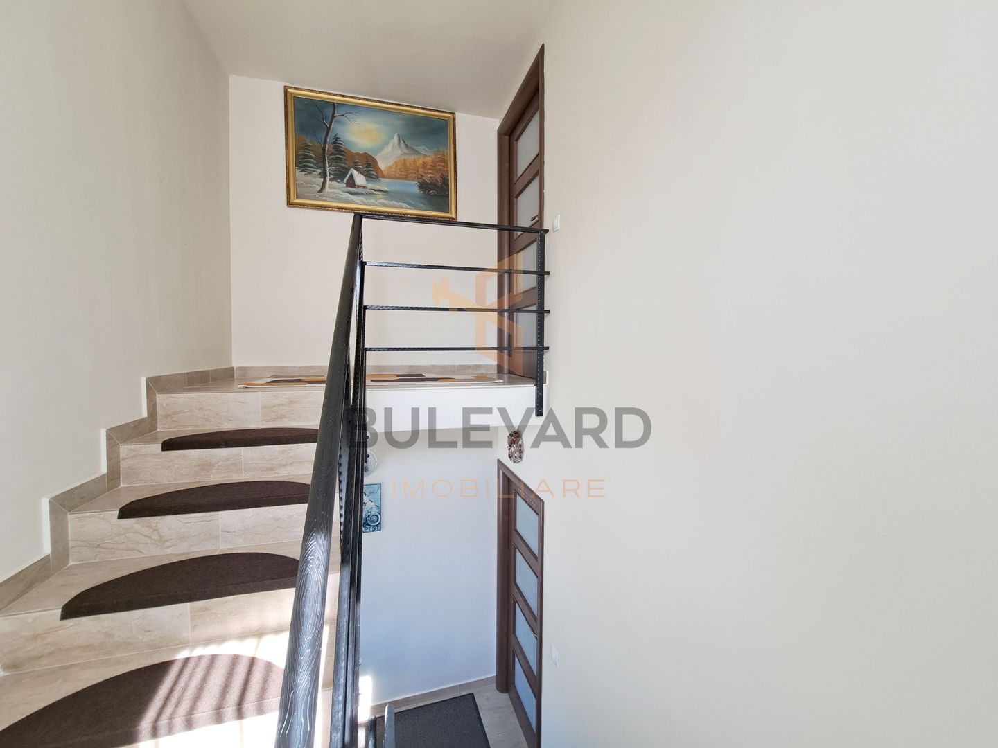 Comision 0! Casa 206 mp utili + pod 60 mp, 4 parcari, 304 mp teren - Poză 13