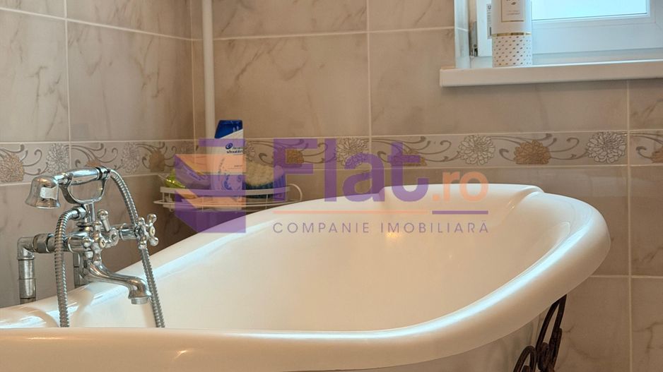 Casă spațioasă și elegantă cu teren  – Sânpetru - Poză 25