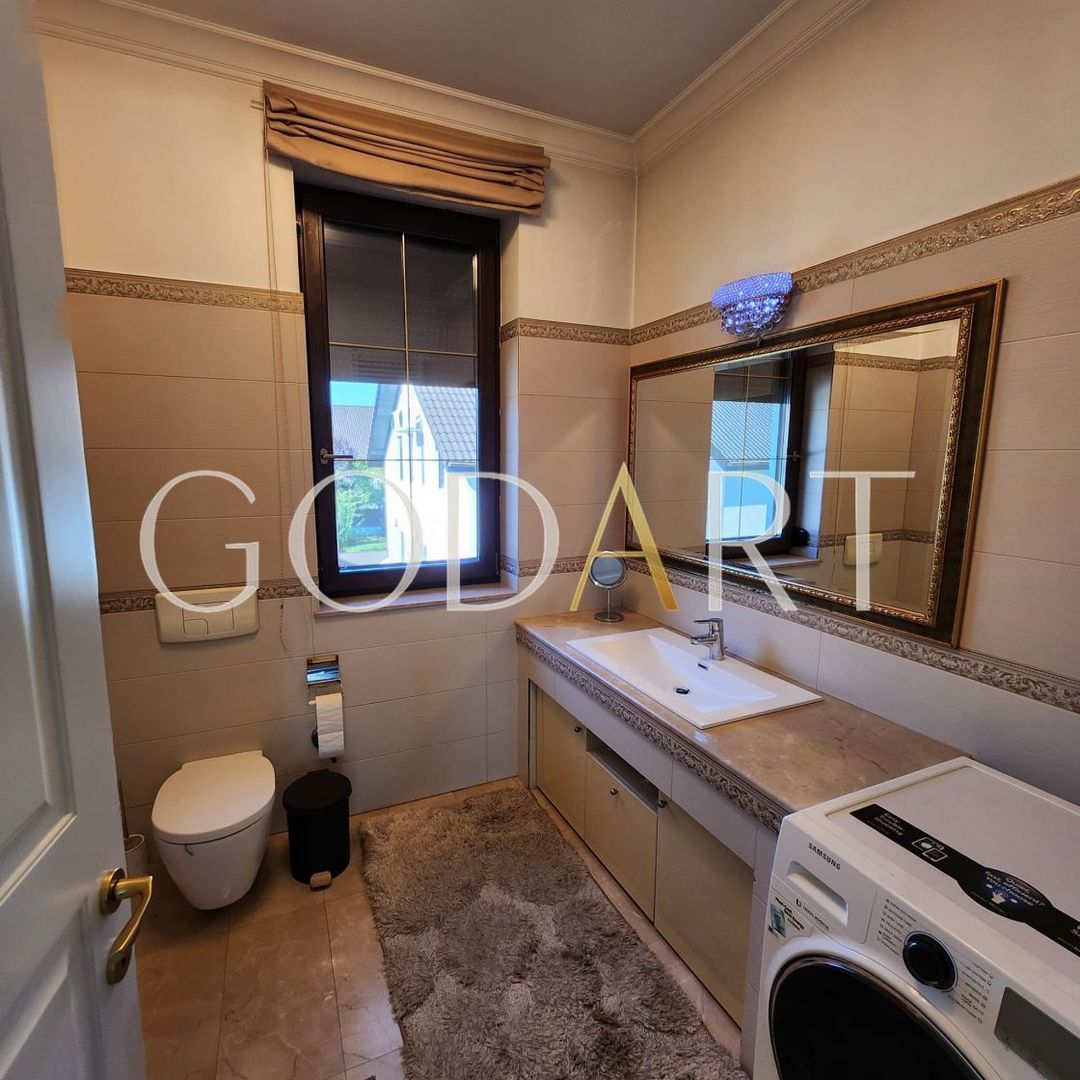 Resedinta exclusivista | Curte generoasa | Erou Iancu Nicolae - Poză 20