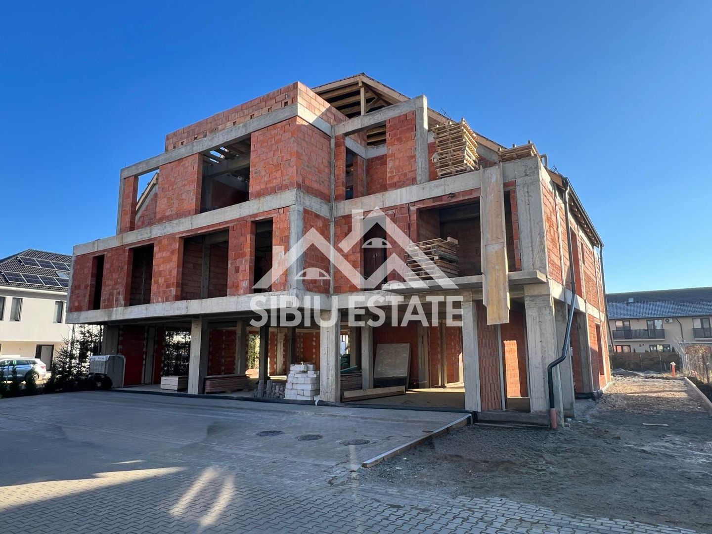 Apartament 3 camere , 87,6 mp utili , Etaj 1 , Finisaje Premium - Poză 1