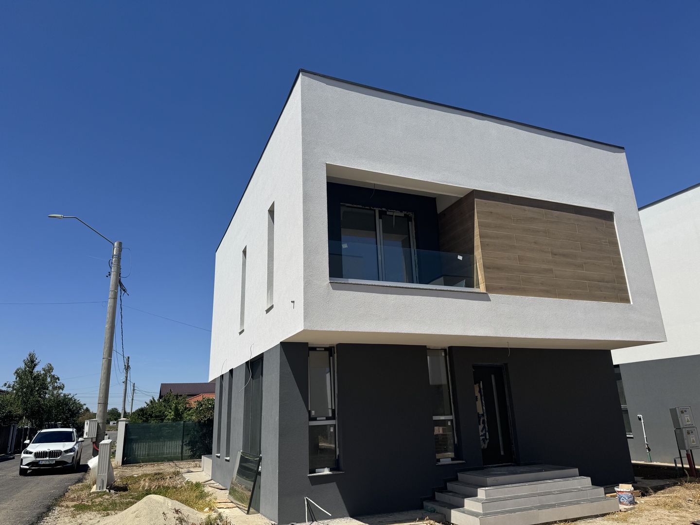 Vile Tunari, zona BUNA, Toate Utilitatile, curte 350m2 - Poză 1