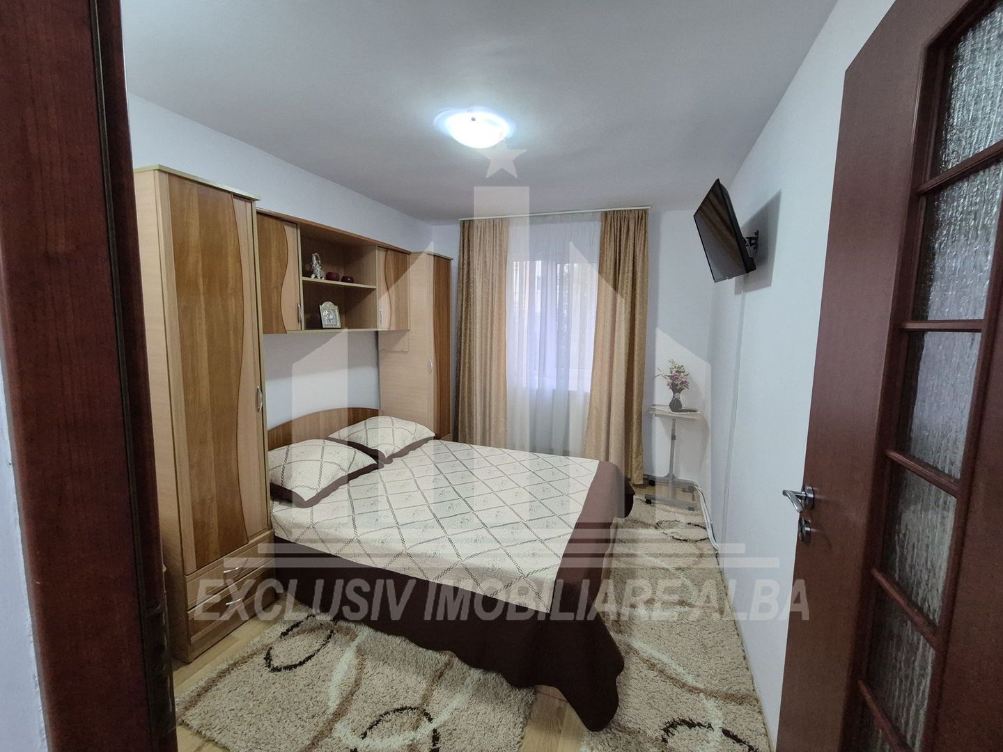 Apartament cu 2 camere decomandate, etaj 1, Cetate - Poză 3