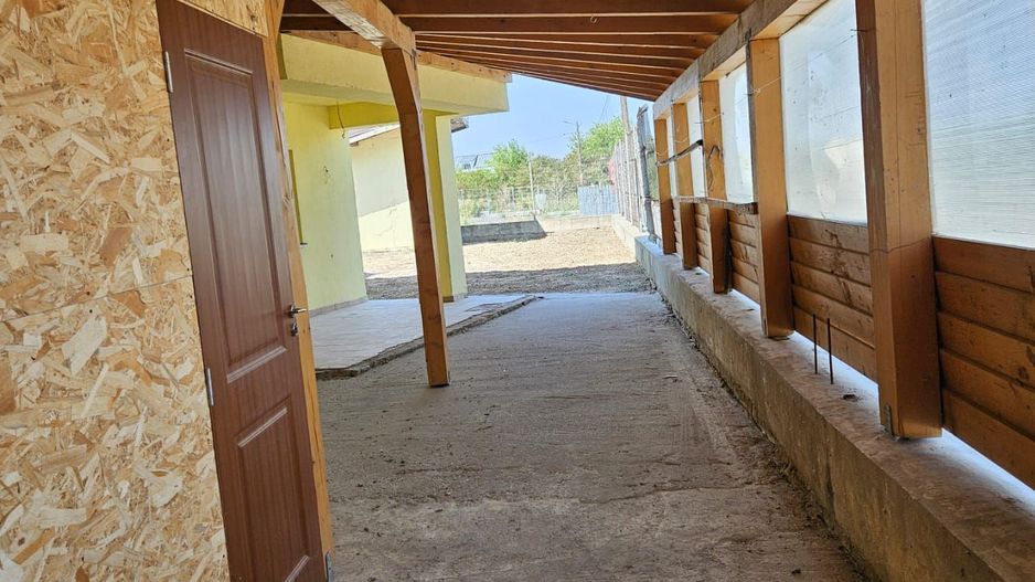 Vila,Parter+Etaj comuna Berceni 169000 eur - Poză 12