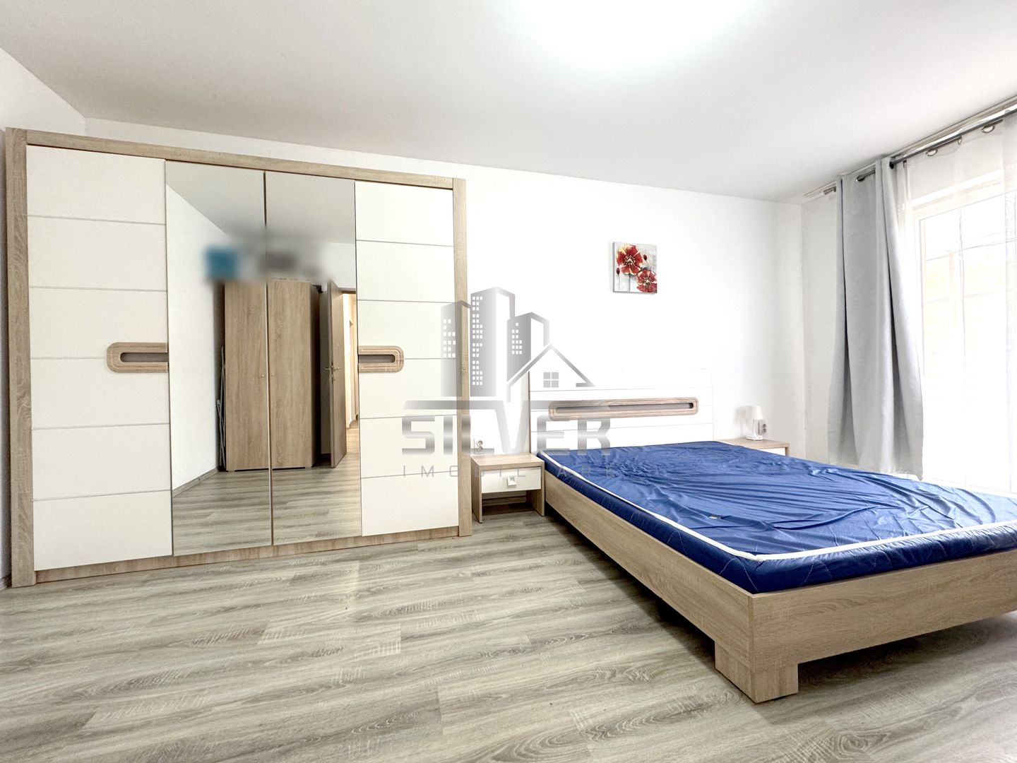 Apartament dec.cu o camera /36 mp/zona strazii Privighetorii. - Poză 1