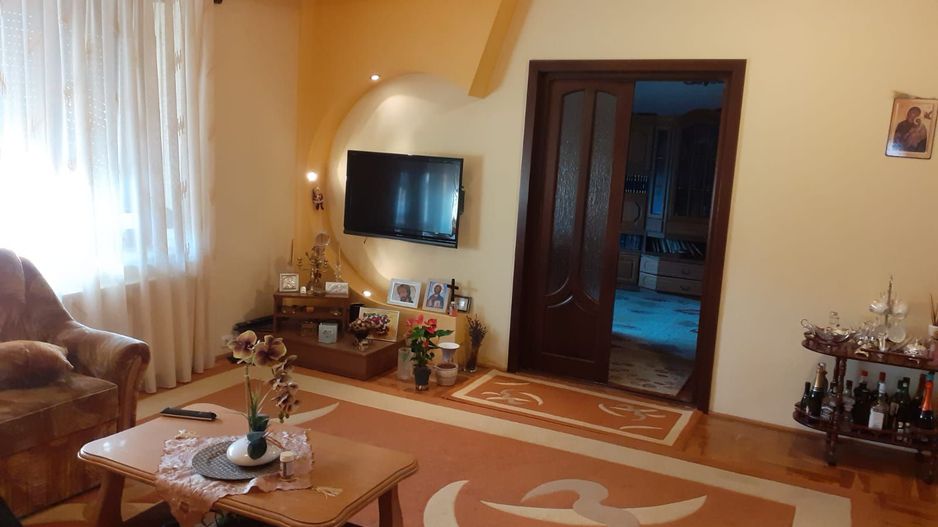 Ag EUROPA vinde casa individuala 6 cam. si teren 5 ari în Titulescu. - Poză 1