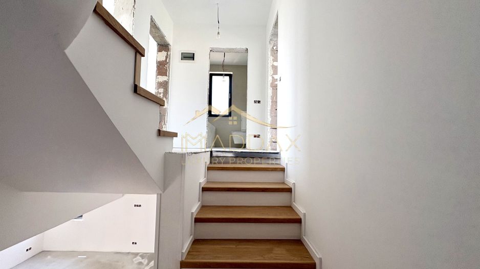 Vila Premium cu 6 camere Tunari  P+1+M ~ Exclusivitate - Poză 29