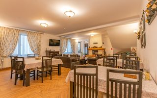 Pensiune Râșnov, 13 camere plus locuință proprietar, zonă Cetate - Poză 4