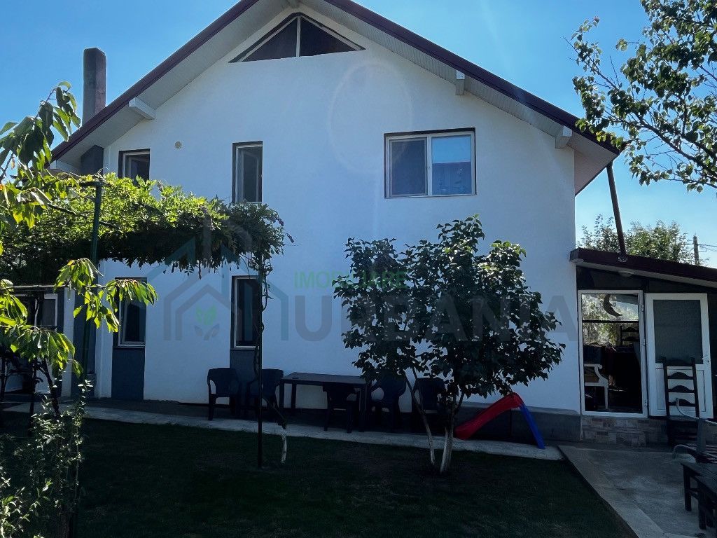 Casă de familie în Dorobant, zonă metropolitană, 253 mp, P+M+Pod, 2 apartamente decomandate, 2012 - Poză 2