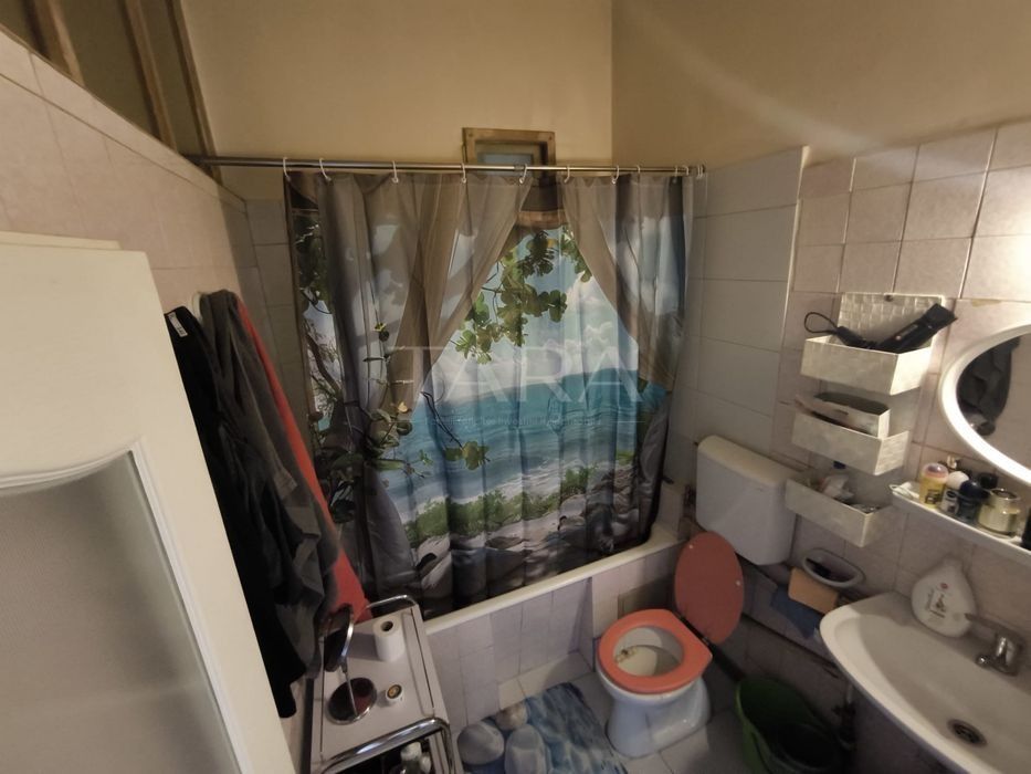 Apartament cu pivniță, mansardă și teren în curte comună. Central Cluj - Poză 8