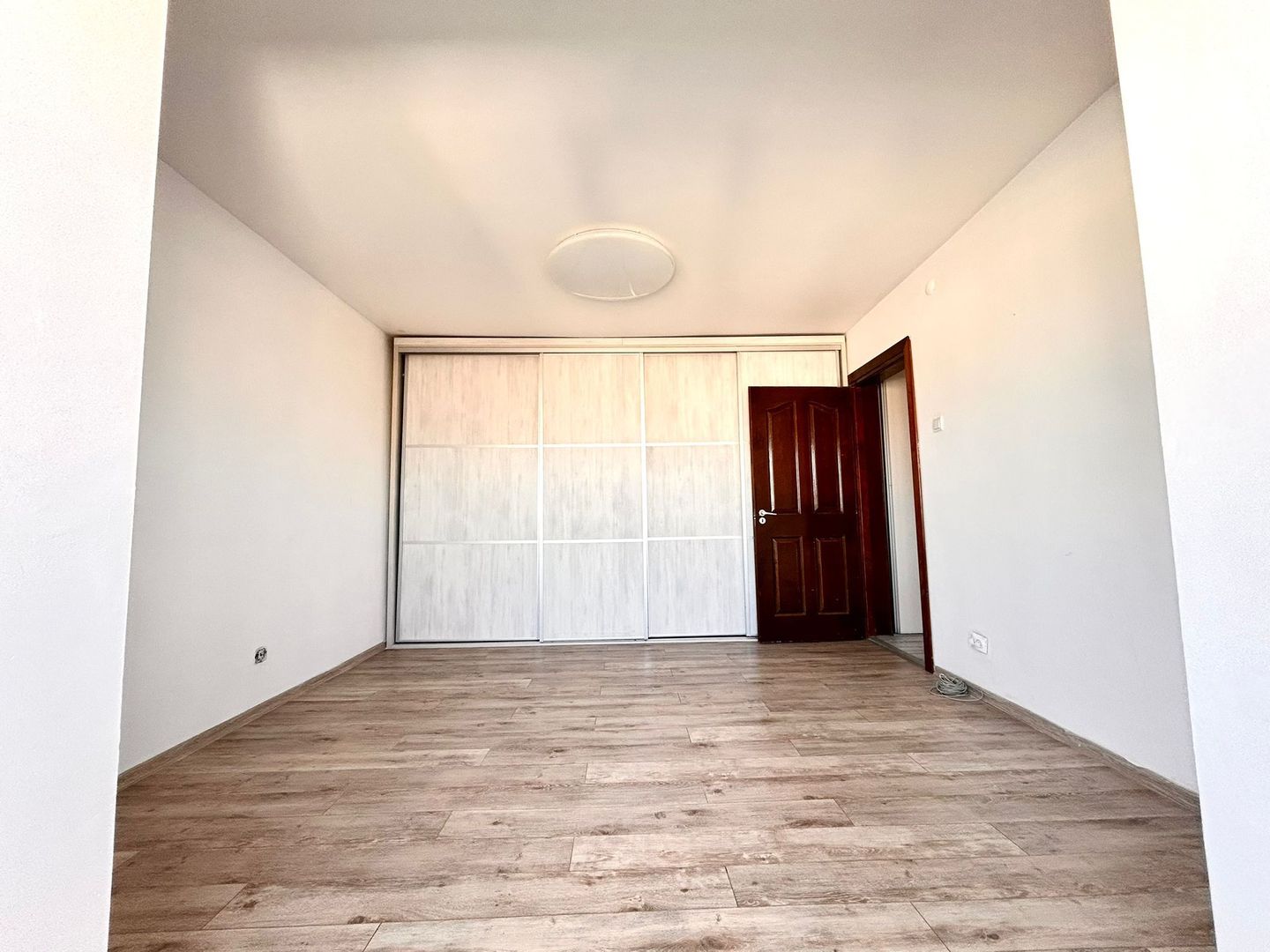 Apartament cu 3 camere decomandat cu panorama - Poză 8