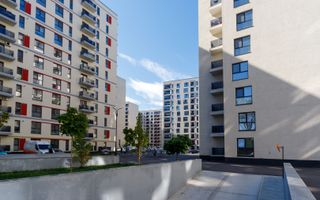 Vânzare, apartament cu 3 camere în zona Lujerului - Poză 2