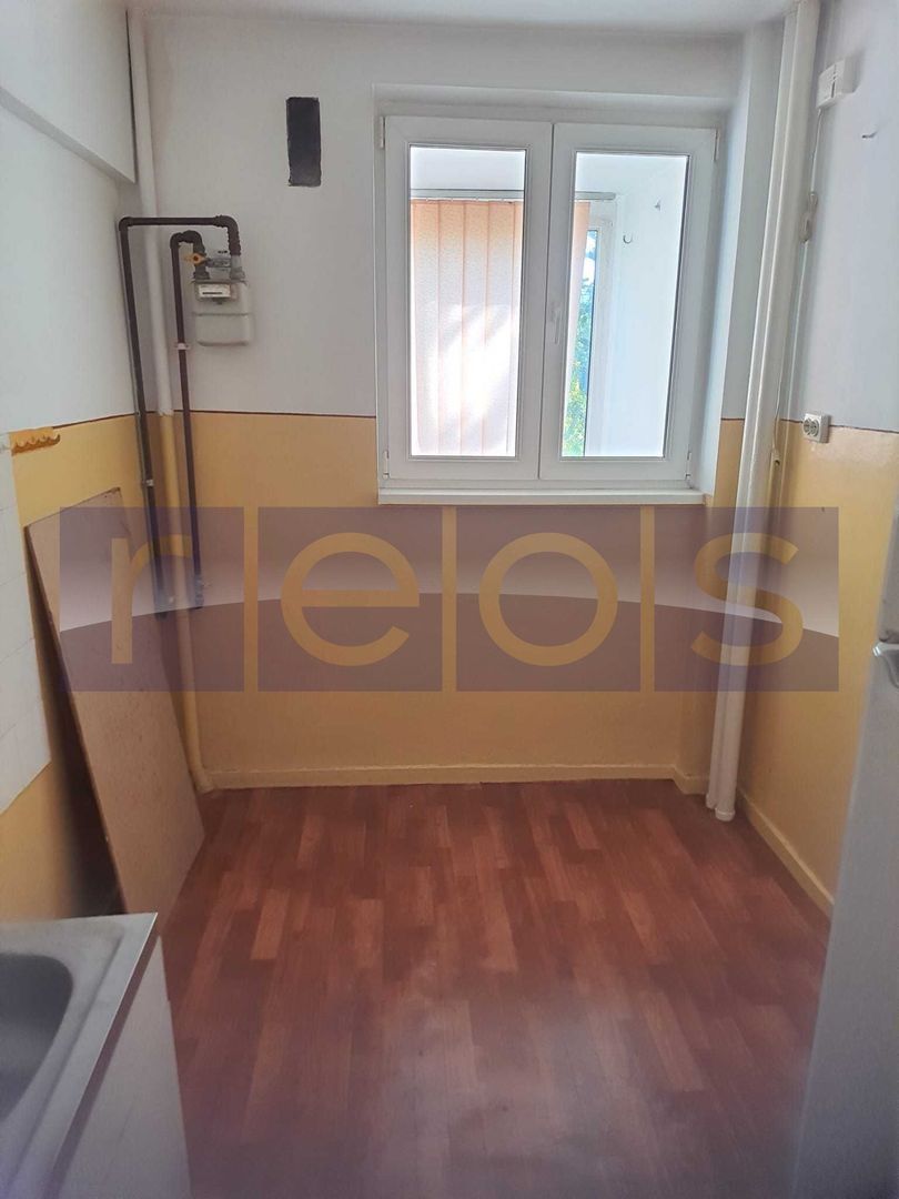 VANZARE APARTAMENT 2 CAMERE 48MP BASARABIA CAMPIA LIBERTATII SEMIDECOMANDAT - Poză 3