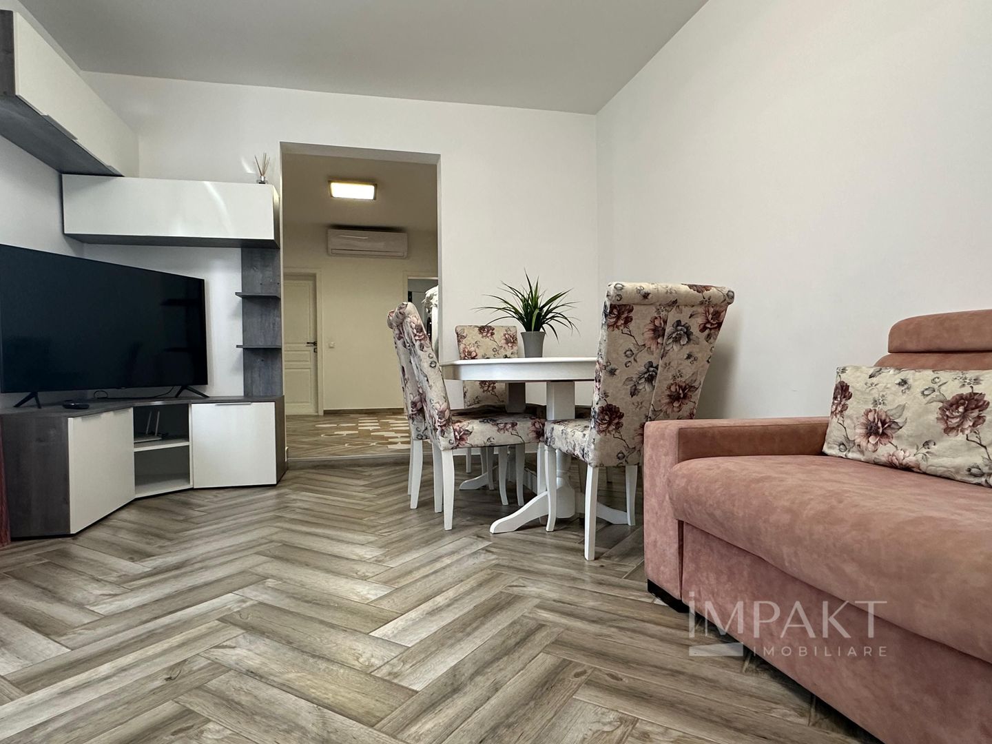 Casa cu 3 camere, terasă și parcare Semicentral - Poză 3