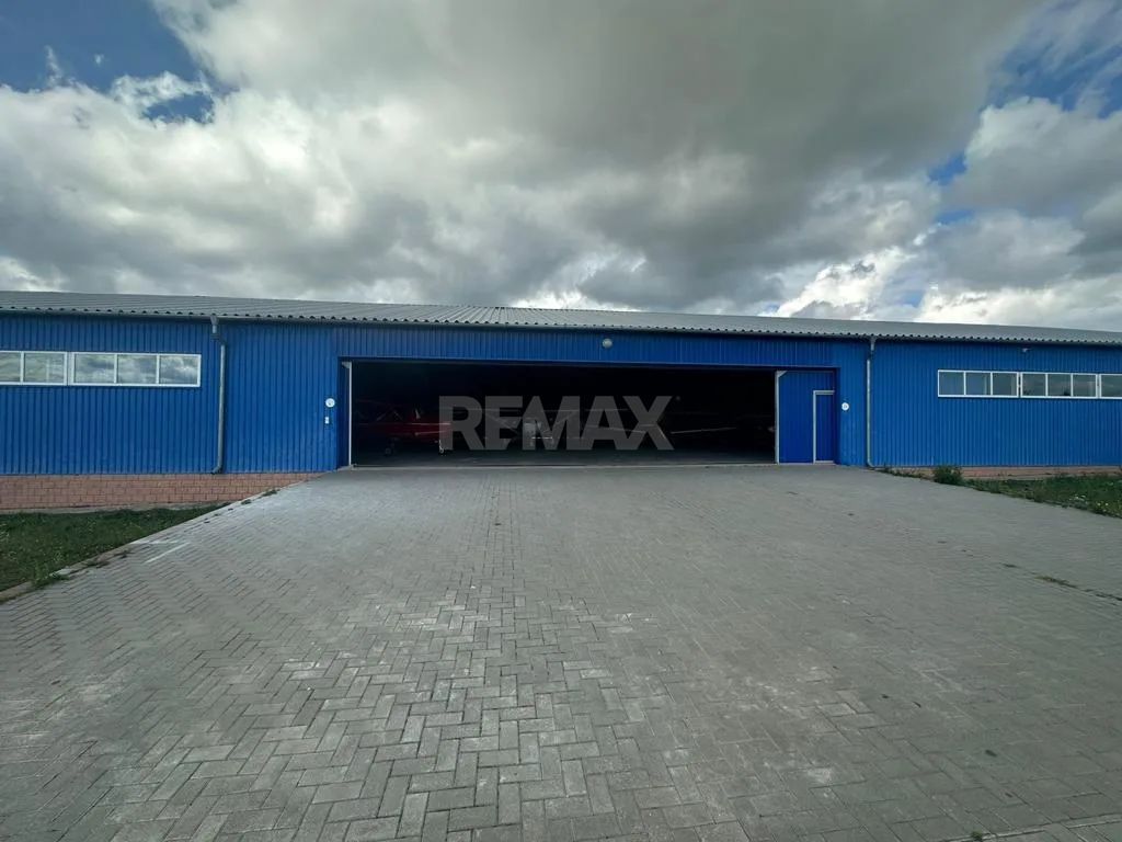 Aerodromul Horesti 24 ha teren + 1400 m2 hangare și 550 m2 cladire administrativa - Poză 11
