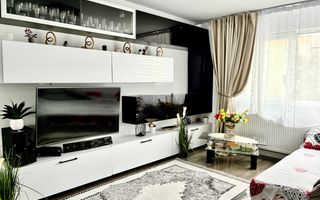 Garsonieră spațioasă + boxă / La Strada / Bartolomeu Nord - Poză 1