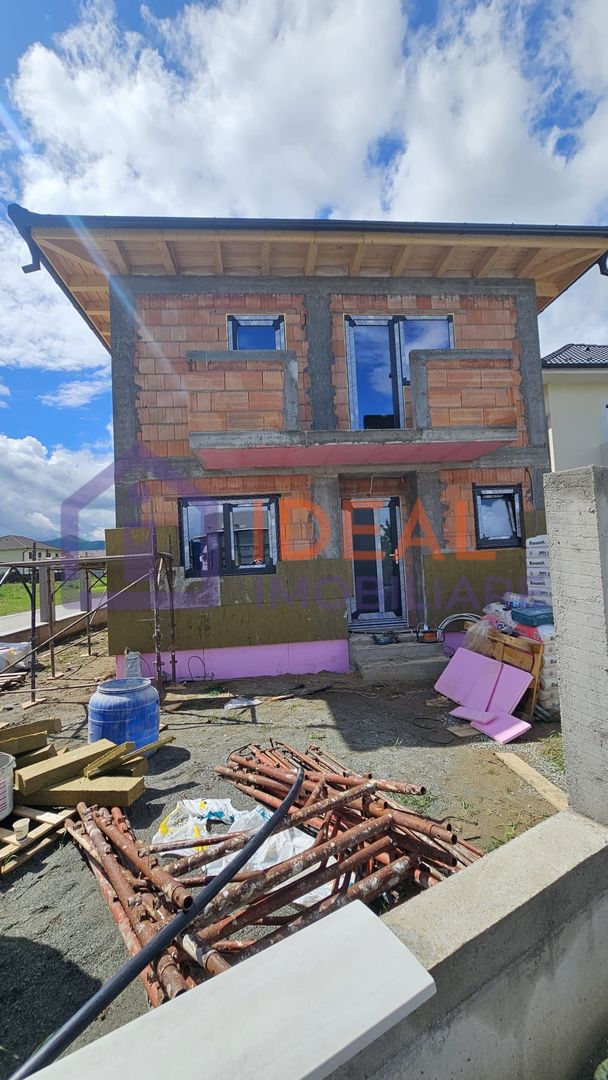 Casa Individuala cu 4 camere si gradina, in Cristian - Poză 10